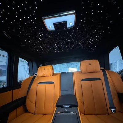 成都商务车星空顶：定制璀璨星河氛围 为精英商务出行注入专属浪漫格调
